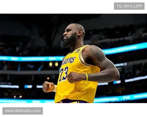 詹姆斯强调灵活调整打法是球员适应球队的重要生存智慧