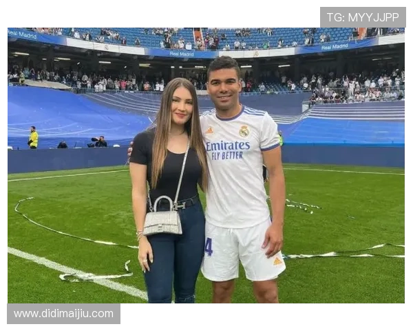 卡塞米罗遭遇撞击后主动请缨下场33岁仍难以替代的他何去何从